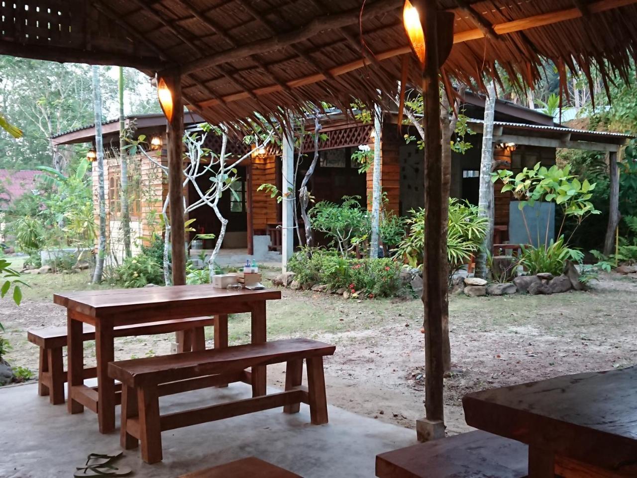 Lanta Para Hut Ko Lanta Екстериор снимка
